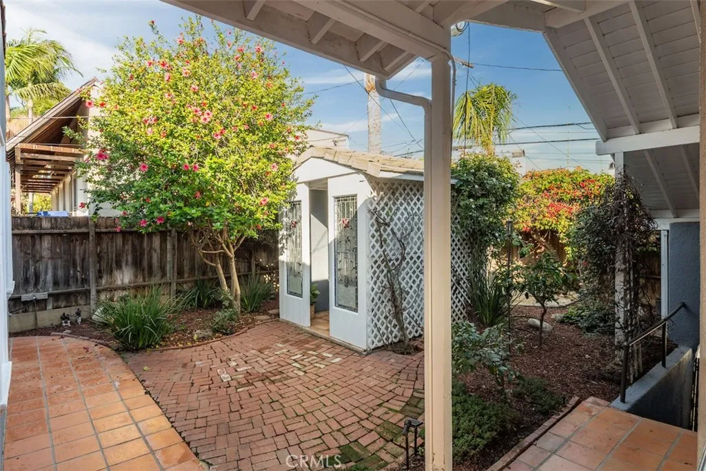 266 Park Avenue, Long Beach, California 90803 home-pic-32